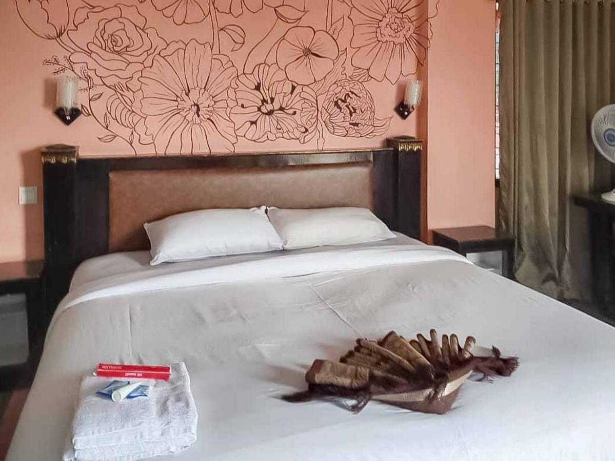 Hotel Ananda Syariah Redpartner บูกิตติงกี ภายนอก รูปภาพ